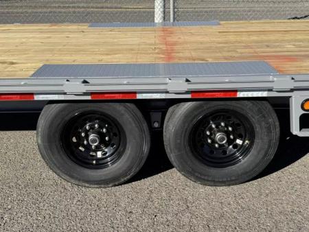New 2026 Diamond C DEC 22' - 15.5K Deckover Equipment Trailer
