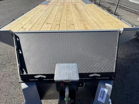 New 2026 Diamond C DEC 22' - 15.5K Deckover Equipment Trailer
