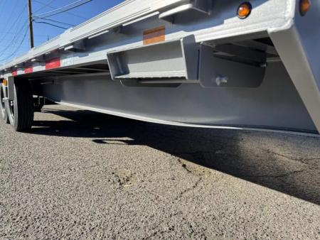 New 2026 Diamond C DEC 22' - 15.5K Deckover Equipment Trailer