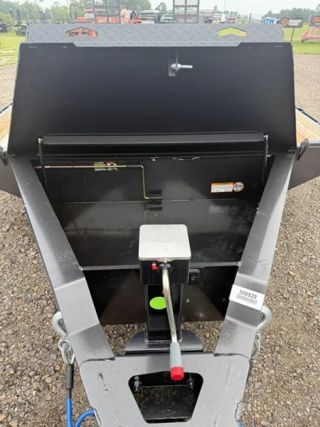 New 2025 Diamond C Trailers DEC207 Equipment Trailer