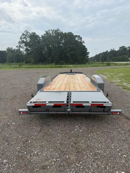 New 2025 Diamond C Trailers LPX207 Equipment Trailer