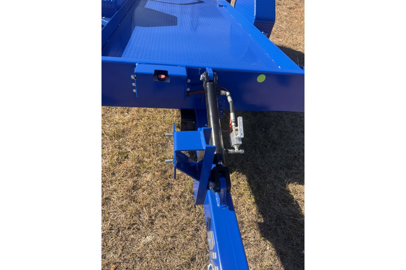 New 2026 Diamond C Trailers DSA107-12