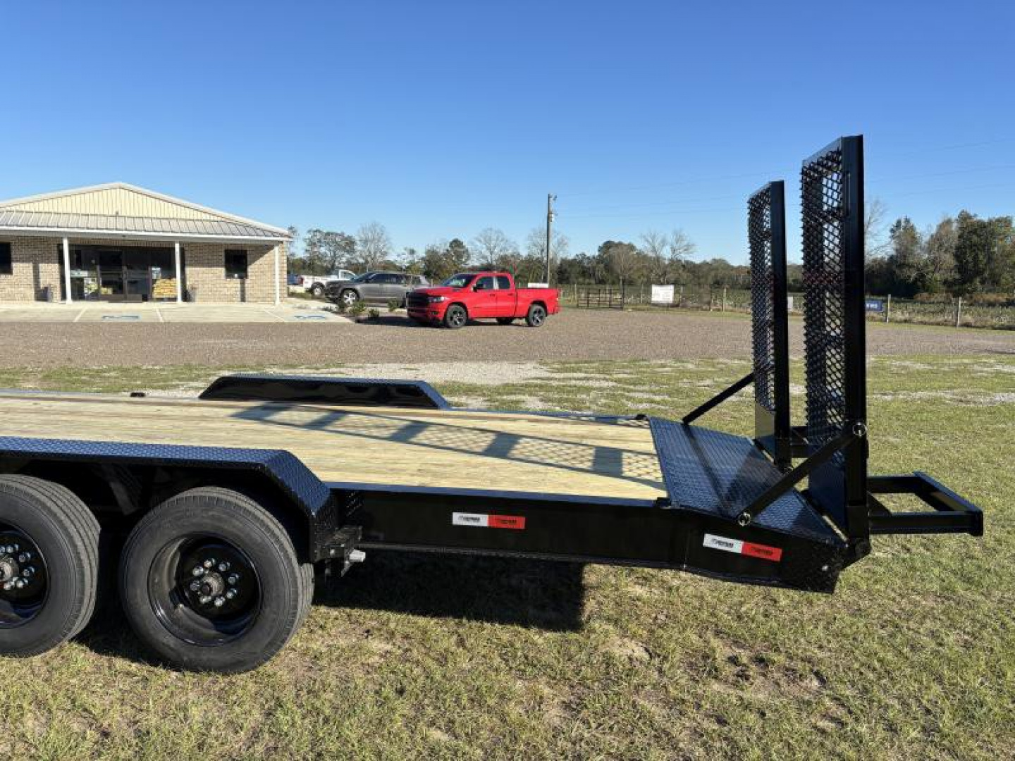 New 2024 Southern Utility 7x24 16K - HD Ramps Equipment Trailer