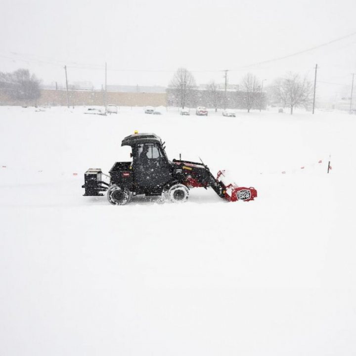 New BXP16408 - BOSS SNOWPLOW BOX PLOW W/RUBBER CUTTING EDGE 8'