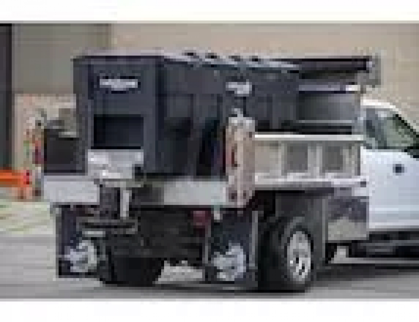 New 2025 Buyers PRO3000 3.0 Cubic Yard Electric Poly Hopper Spreader - Auger  Salt Spreader