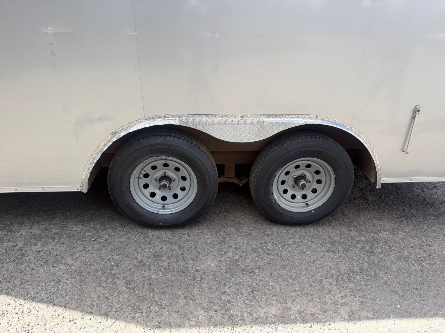 New 2023 Look Trailers 8.5X16 Element SE Cargo / Enclosed Trailer Construction work trailer with barn doors