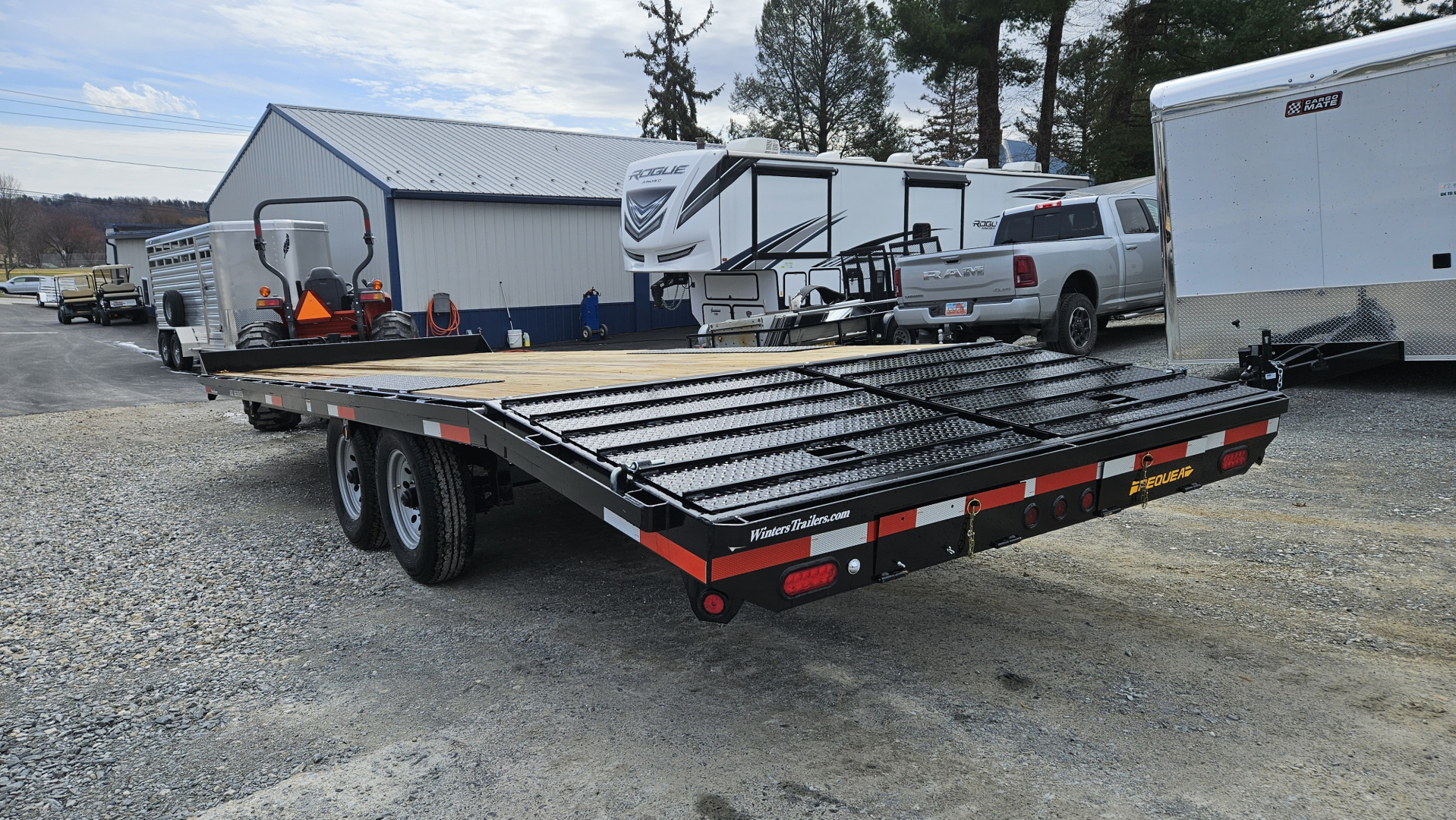New 2025 Pequea Trailers HDDO 20' LEVELER Deckover Trailer