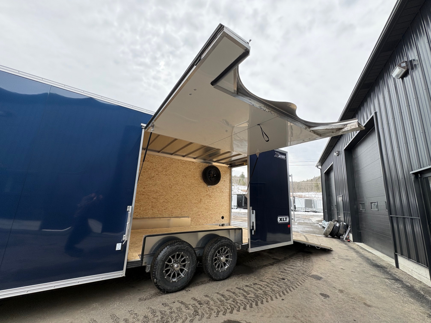 New 2026 High Country 8.5x20+3ft V-Nose - Escape Door / 7' interior height/ Ext. tongue - 9990gvw