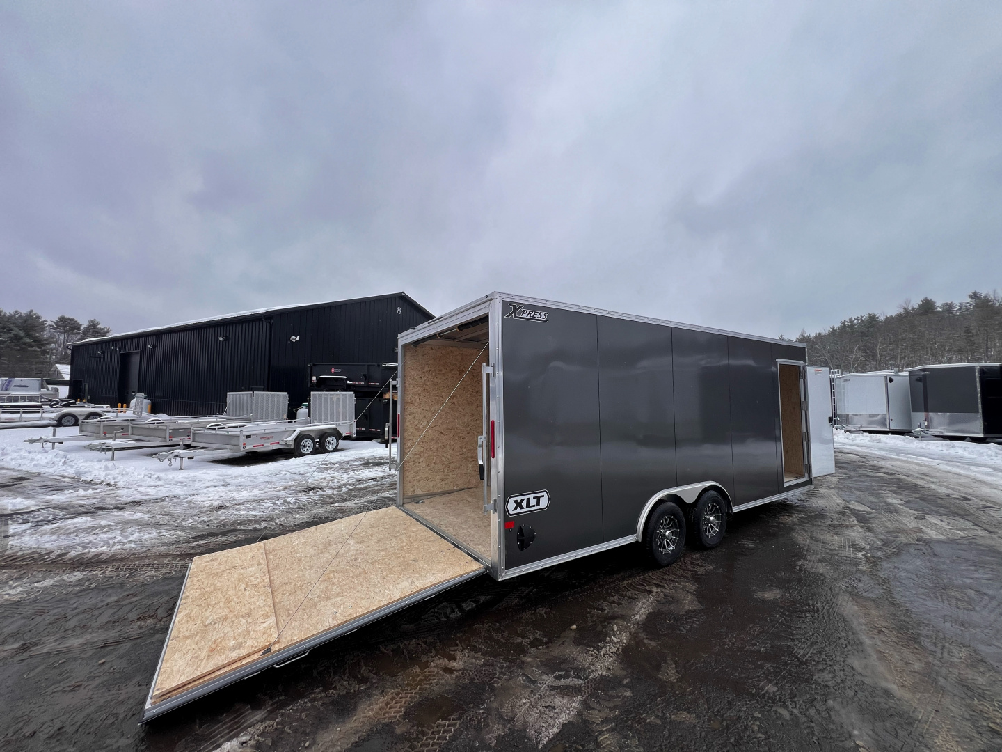 New 2026 High Country 8.5x20+3ft V-Nose - Escape Door / 7' interior height/ Ext. tongue - 9990gvw