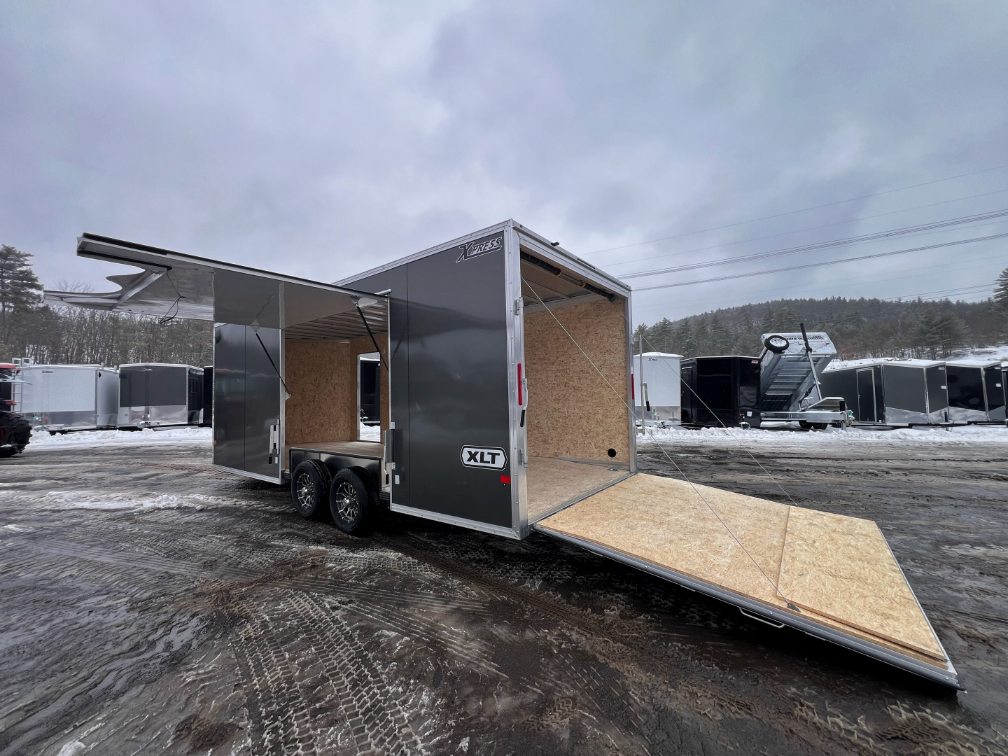 New 2026 High Country 8.5x20+3ft V-Nose - Escape Door / 7' interior height/ Ext. tongue - 9990gvw