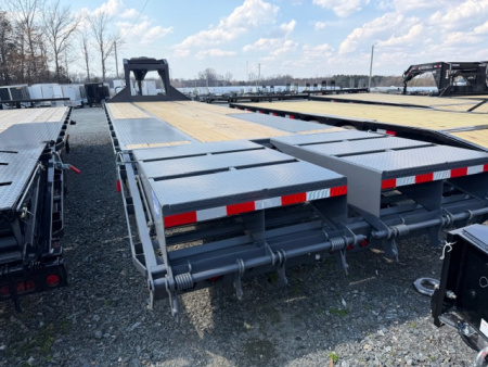 New 2026 Triple Crown Trailers 25+5 deckover gooseneck Deckover Trailer