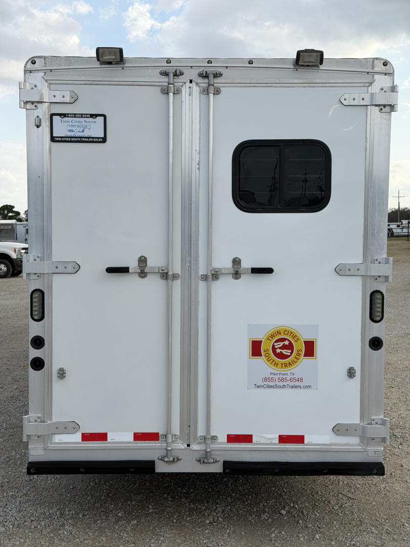 Used 2018 Lakota 4 Horse Living Quarters Gooseneck Horse Trailer