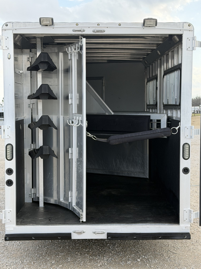 Used 2018 Lakota 4 Horse Living Quarters Gooseneck Horse Trailer