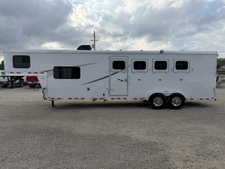 Used 2018 Lakota 4 Horse Living Quarters Gooseneck Horse Trailer