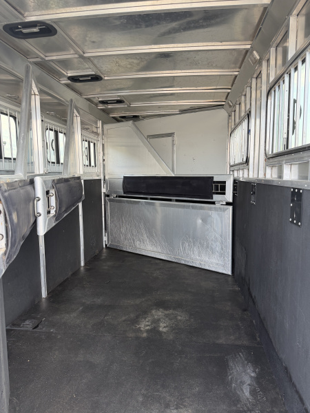 Used 2018 Lakota 4 Horse Living Quarters Gooseneck Horse Trailer