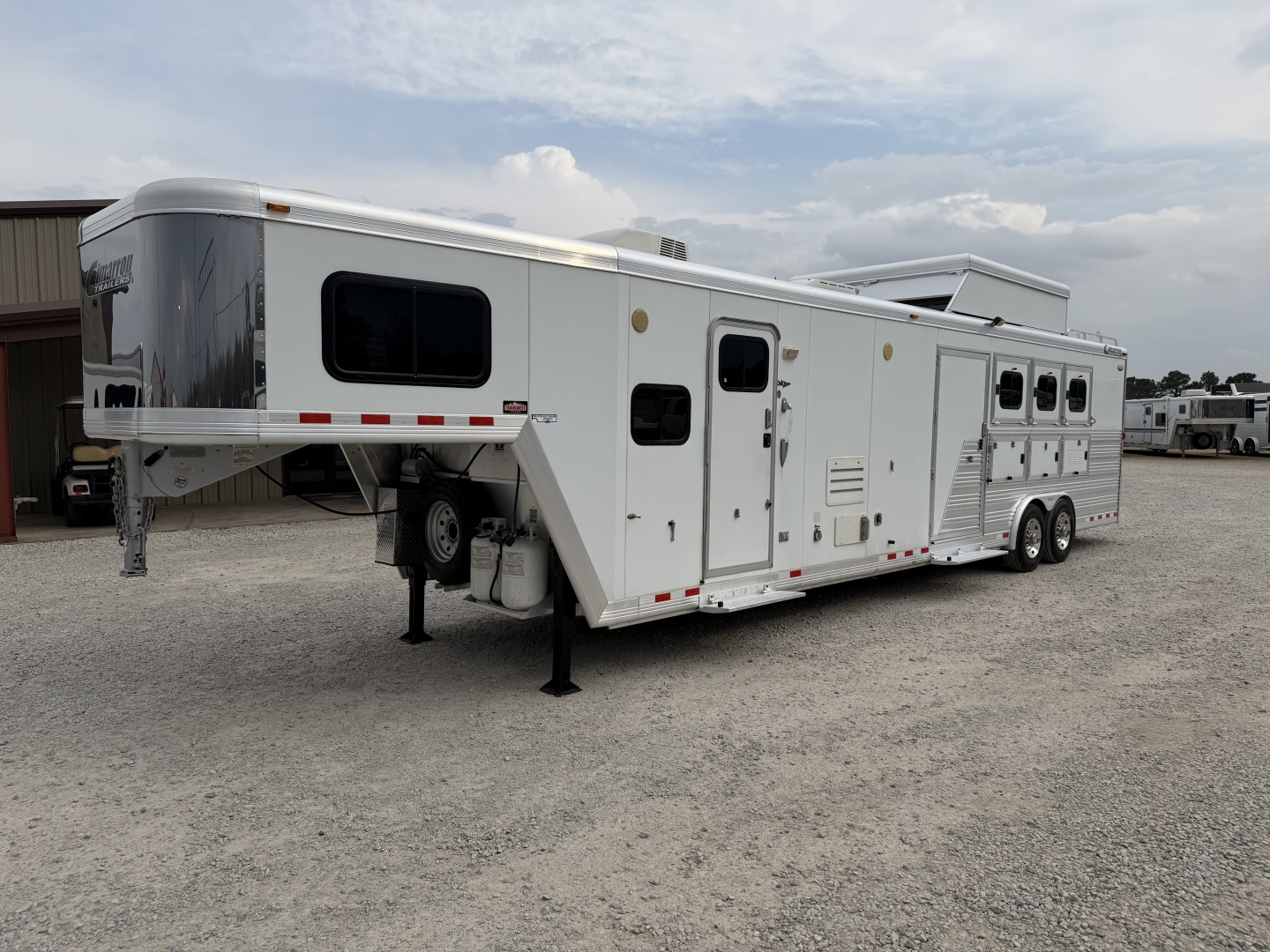 Used 2012 Cimarron 3 Horse 18' Outlaw Living Quarters Midtack 9' Hay pod Gooseneck Horse Trailer