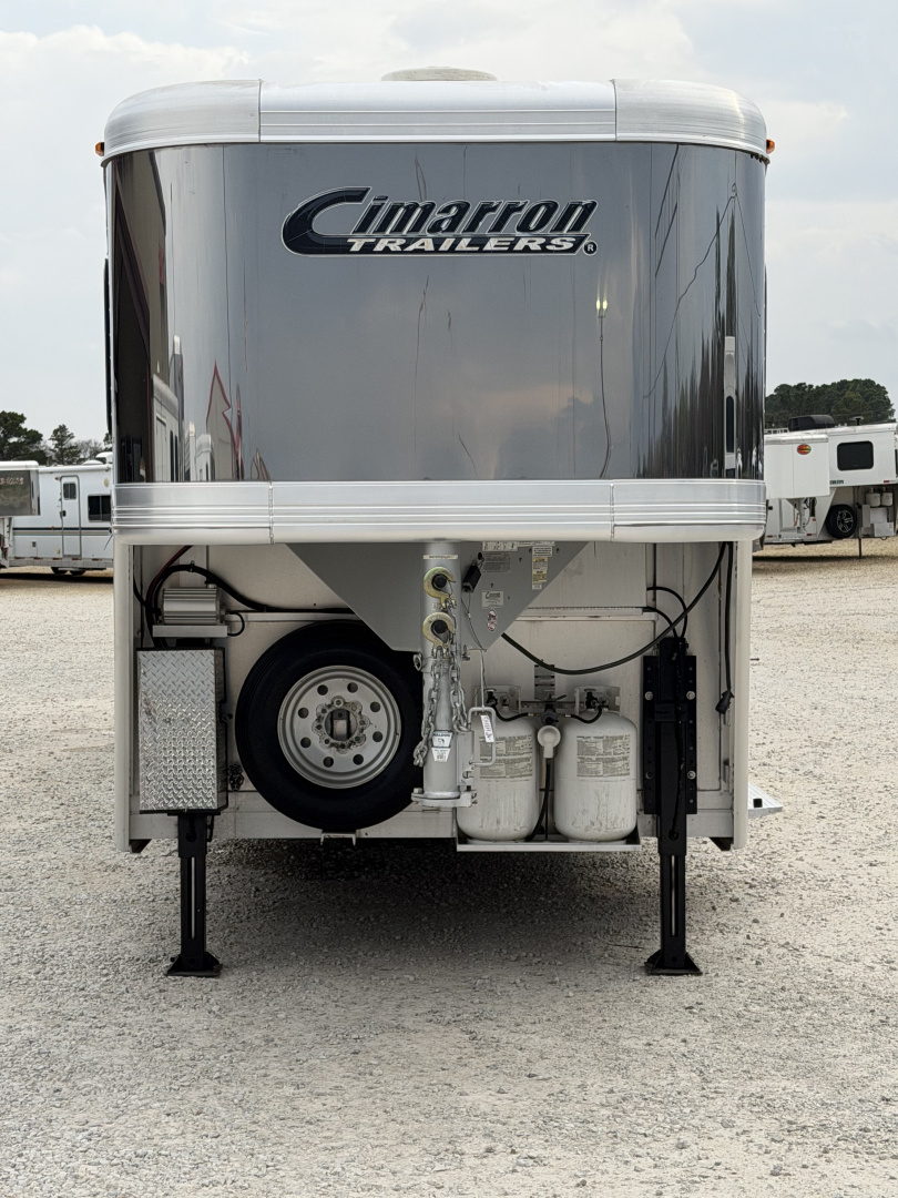 Used 2012 Cimarron 3 Horse 18' Outlaw Living Quarters Midtack 9' Hay pod Gooseneck Horse Trailer