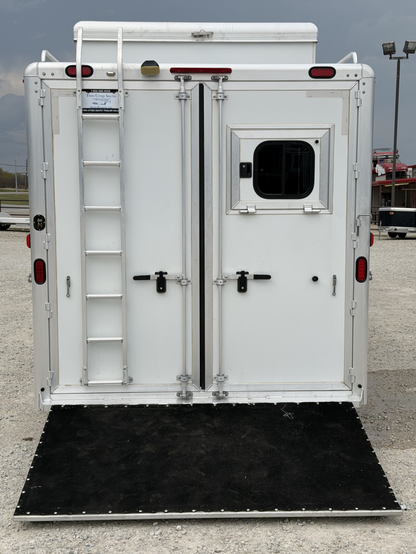 Used 2012 Cimarron 3 Horse 18' Outlaw Living Quarters Midtack 9' Hay pod Gooseneck Horse Trailer