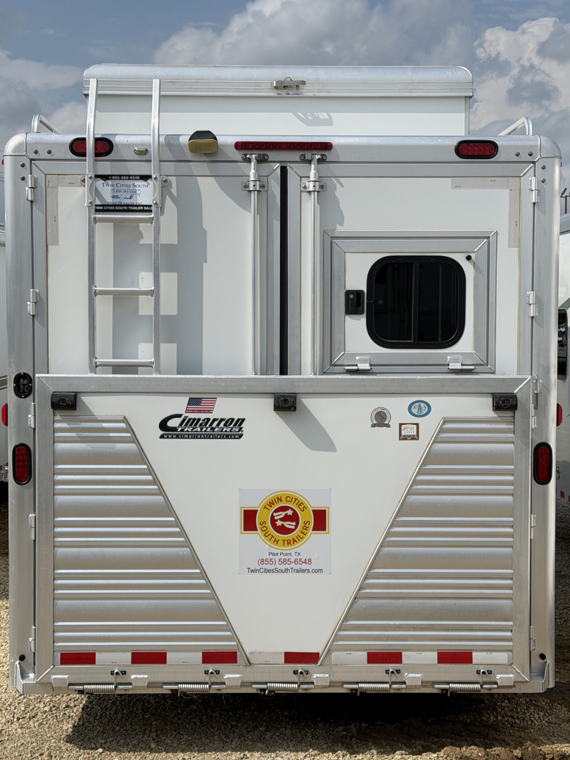 Used 2012 Cimarron 3 Horse 18' Outlaw Living Quarters Midtack 9' Hay pod Gooseneck Horse Trailer