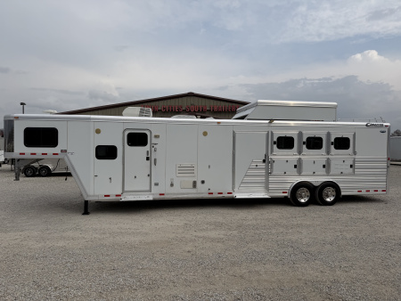 Used 2012 Cimarron 3 Horse 18' Outlaw Living Quarters Midtack 9' Hay pod Gooseneck Horse Trailer