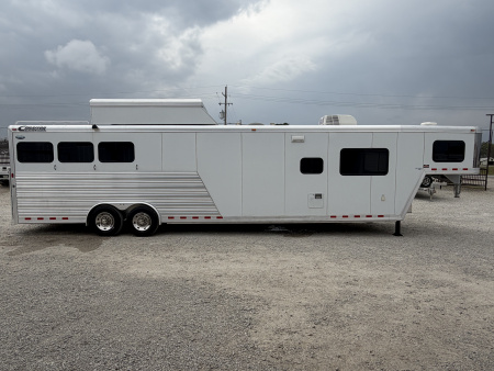 Used 2012 Cimarron 3 Horse 18' Outlaw Living Quarters Midtack 9' Hay pod Gooseneck Horse Trailer