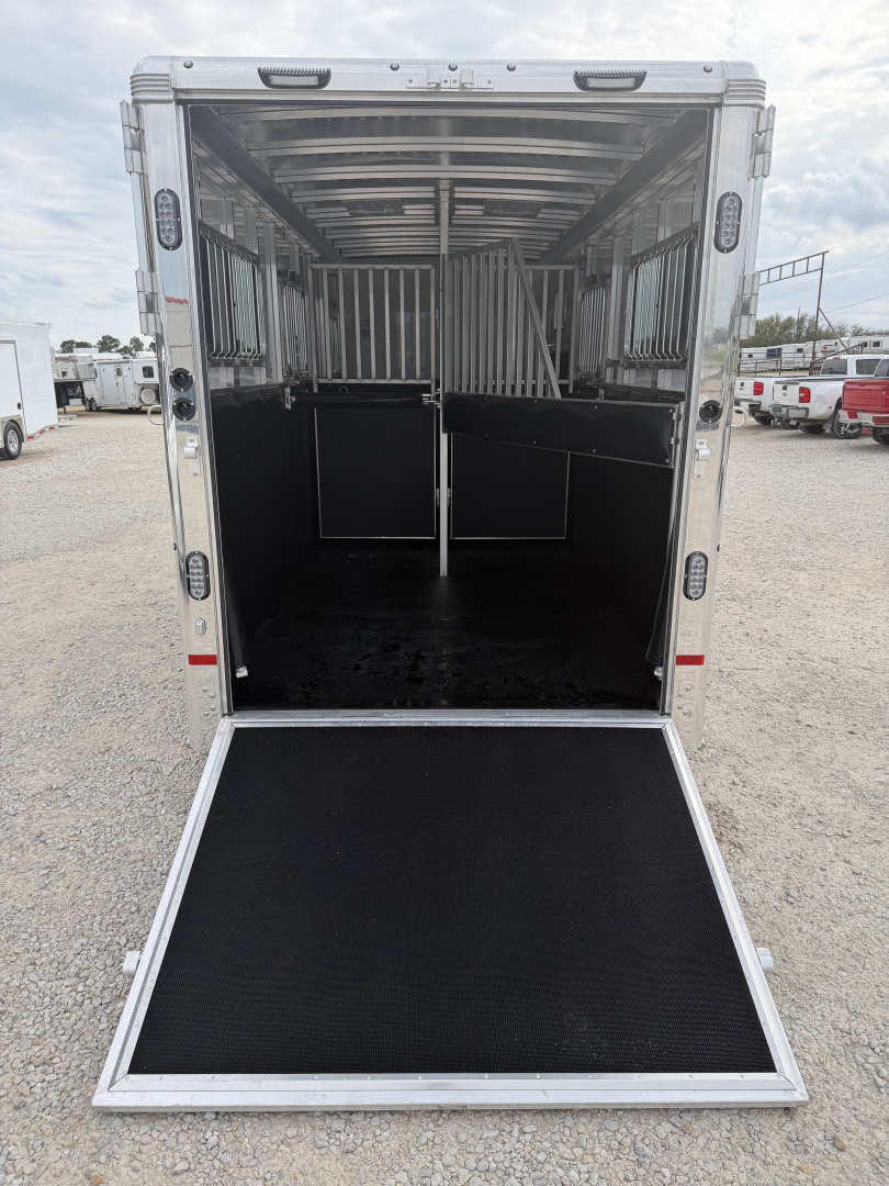New 2027 Sundowner 2+1 Charter SE Gooseneck Horse Trailer