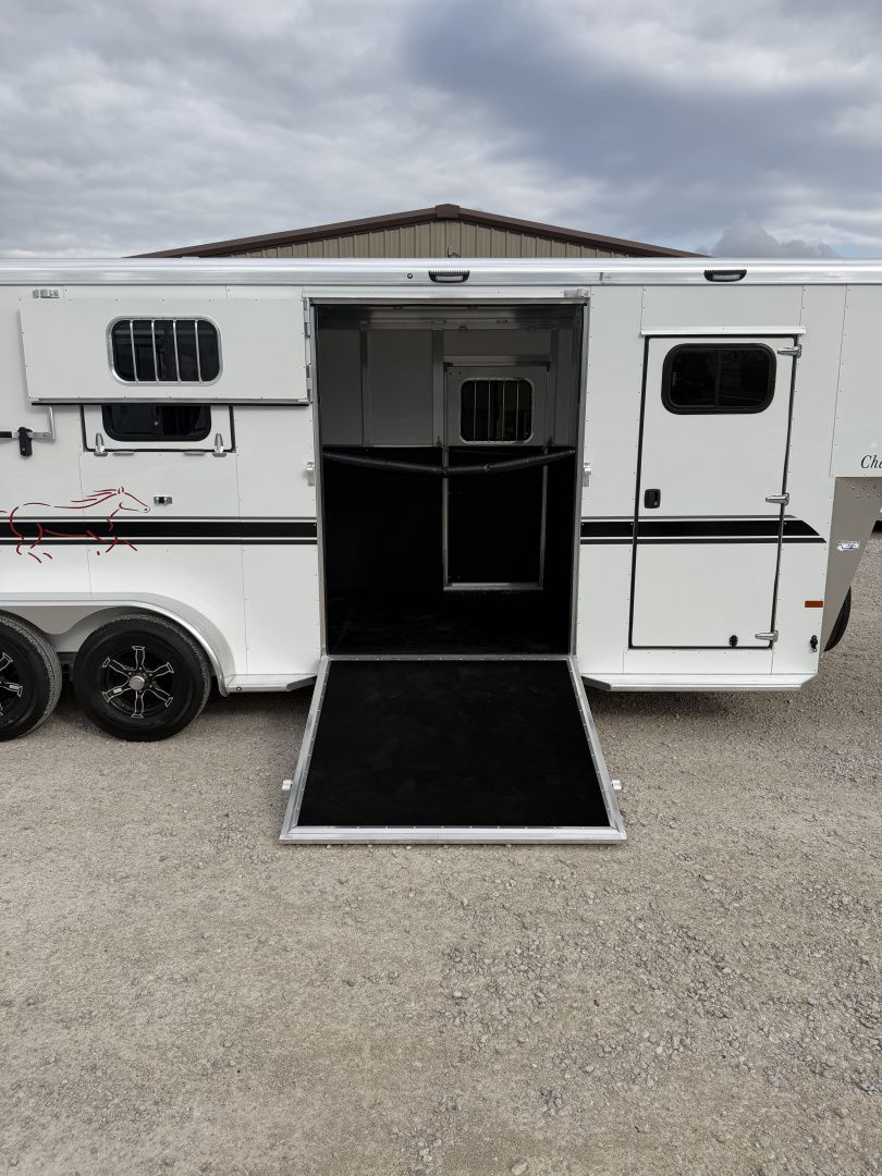 New 2027 Sundowner 2+1 Charter SE Gooseneck Horse Trailer