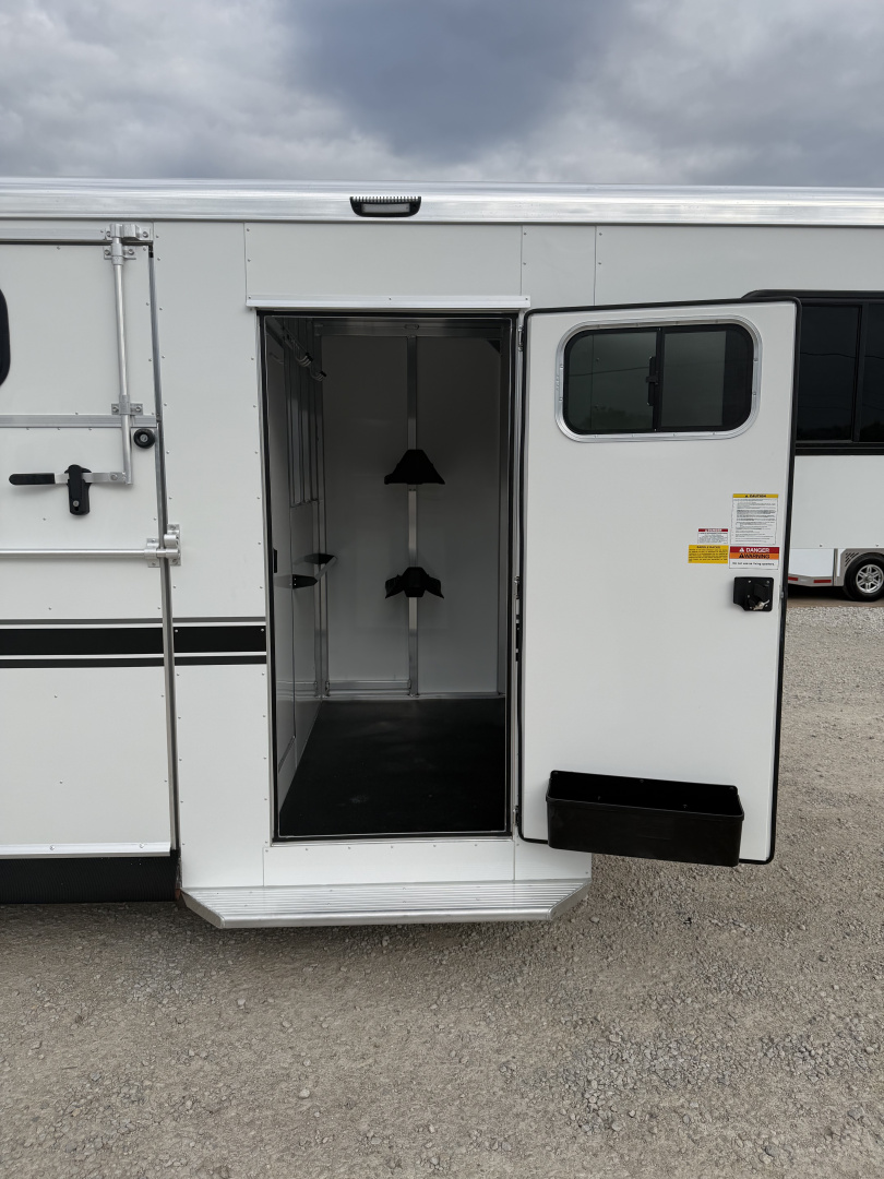 New 2027 Sundowner 2+1 Charter SE Gooseneck Horse Trailer