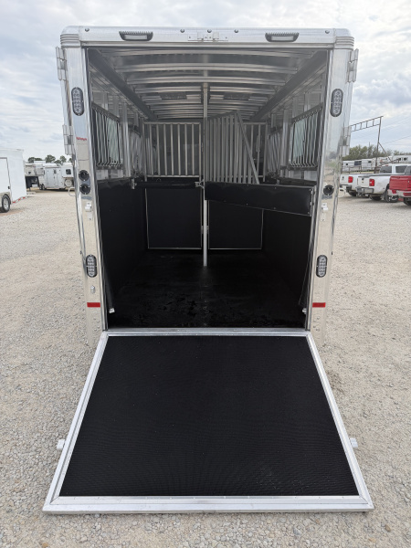 New 2027 Sundowner 2+1 Charter SE Gooseneck Horse Trailer