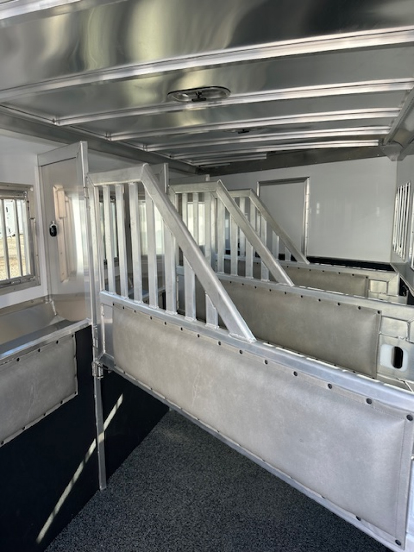 New 2026 Featherlite 4 Horse Living Quarter