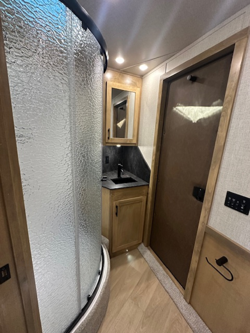 New 2026 Featherlite 4 Horse Living Quarter