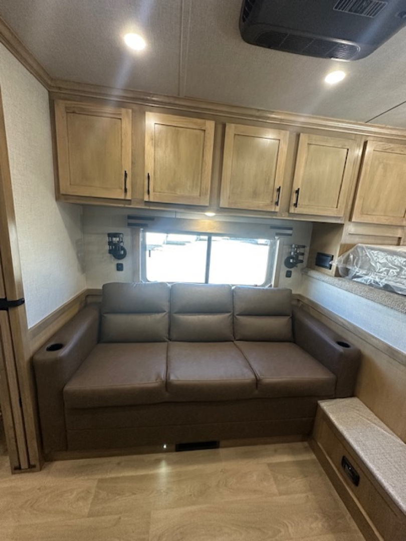 New 2026 Featherlite 4 Horse Living Quarter