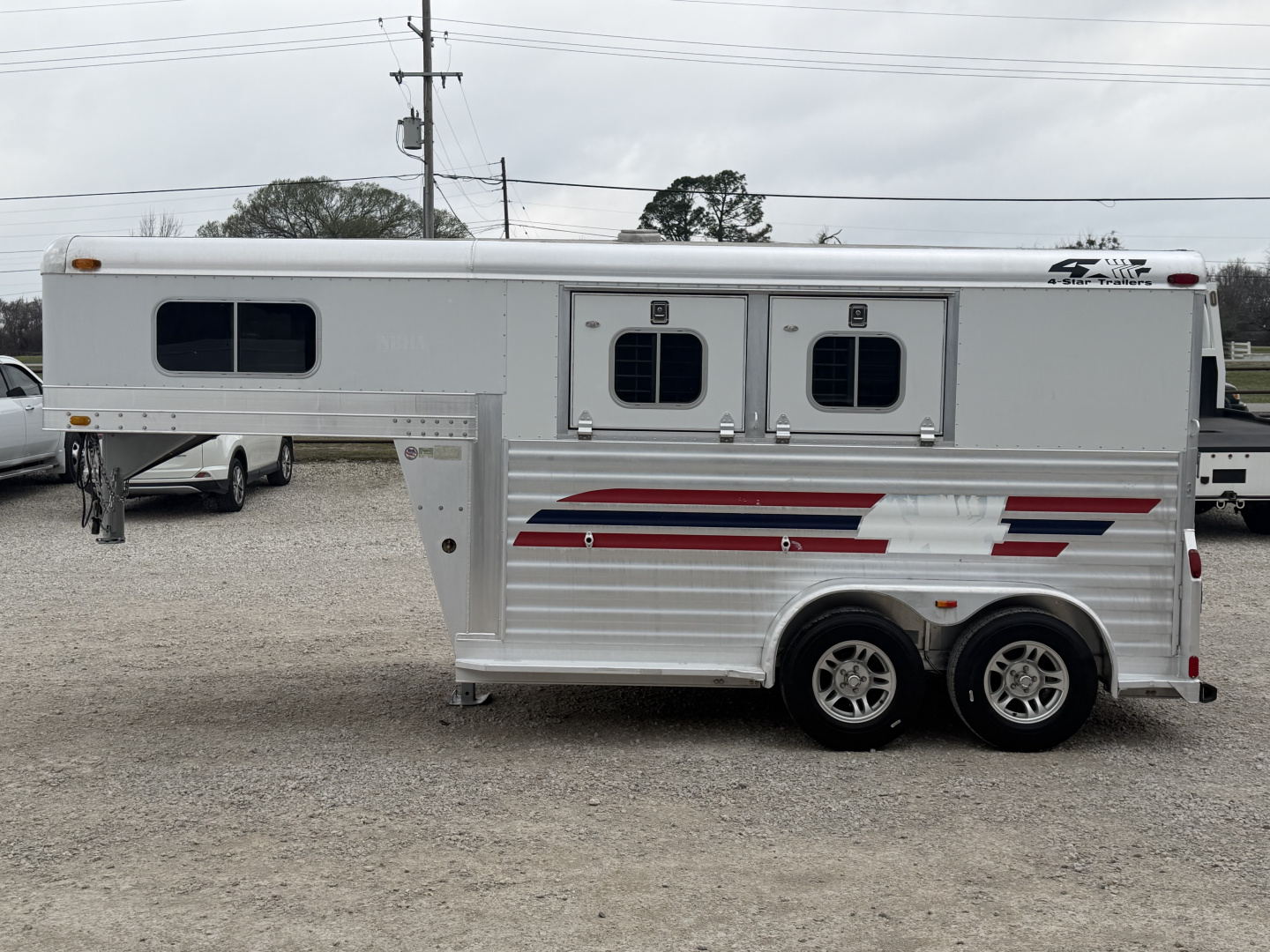 Used 2004 4-Star 2 Horse Gooseneck Horse Trailer