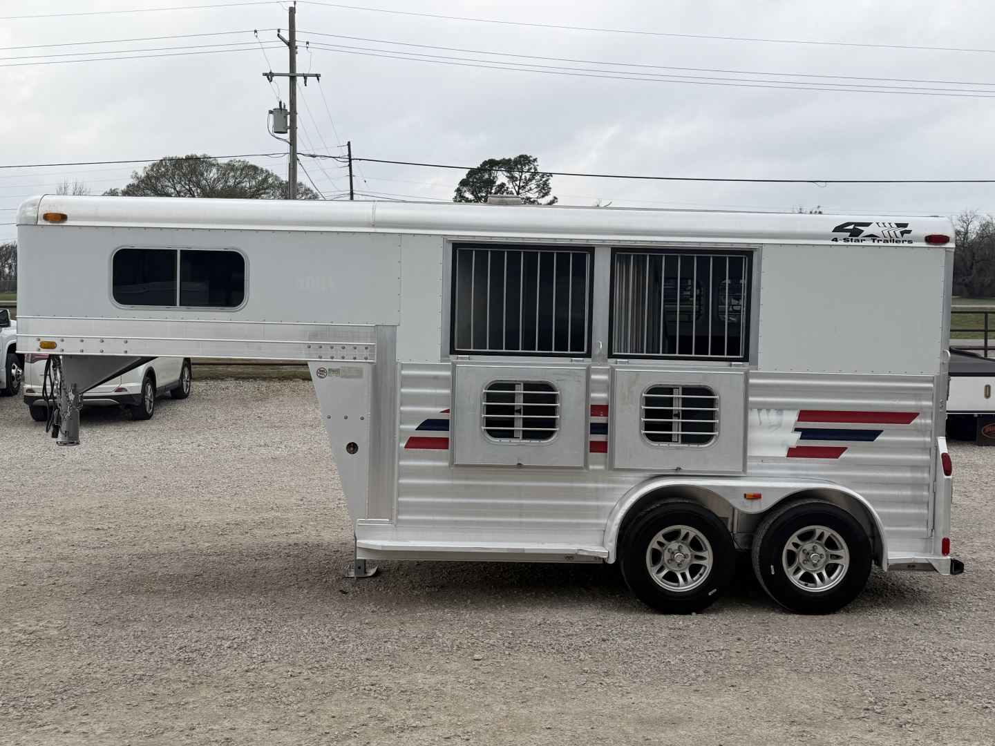 Used 2004 4-Star 2 Horse Gooseneck Horse Trailer