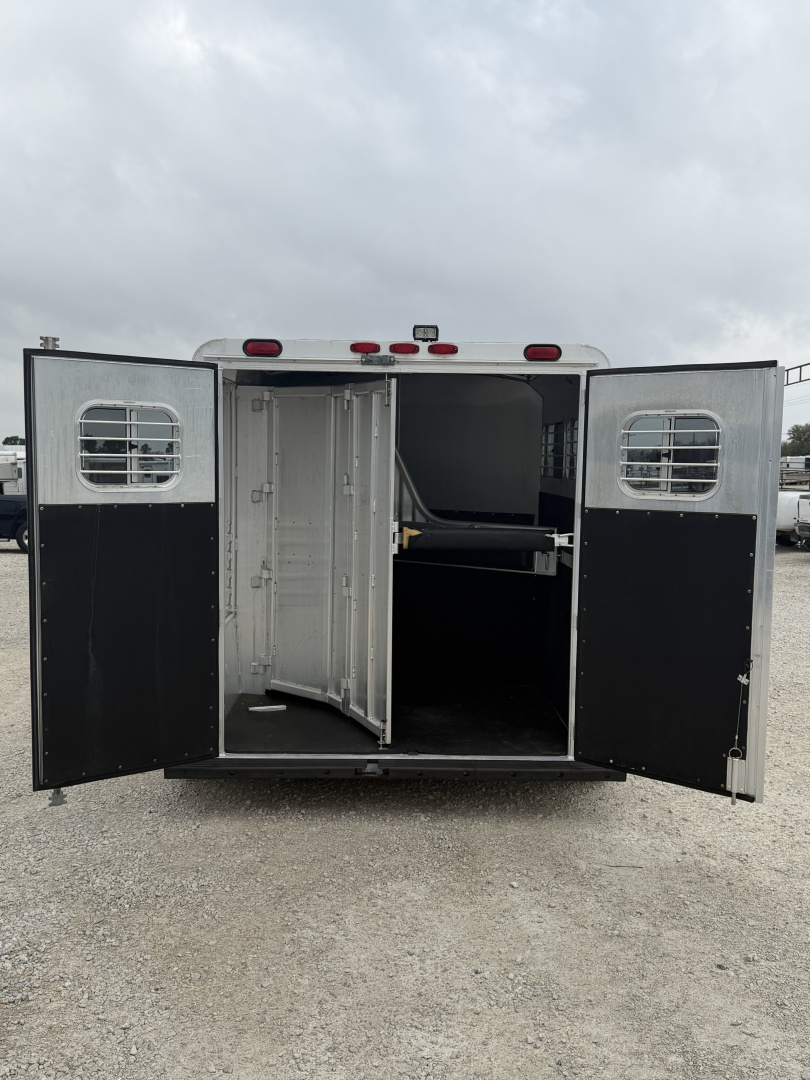 Used 2004 4-Star 2 Horse Gooseneck Horse Trailer