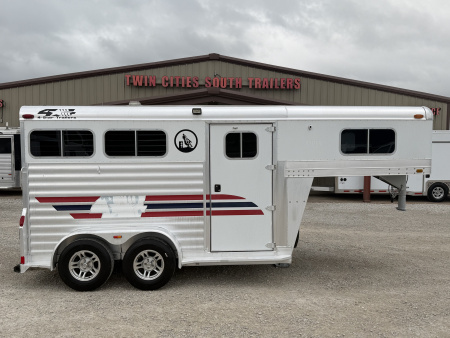 Used 2004 4-Star 2 Horse Gooseneck Horse Trailer