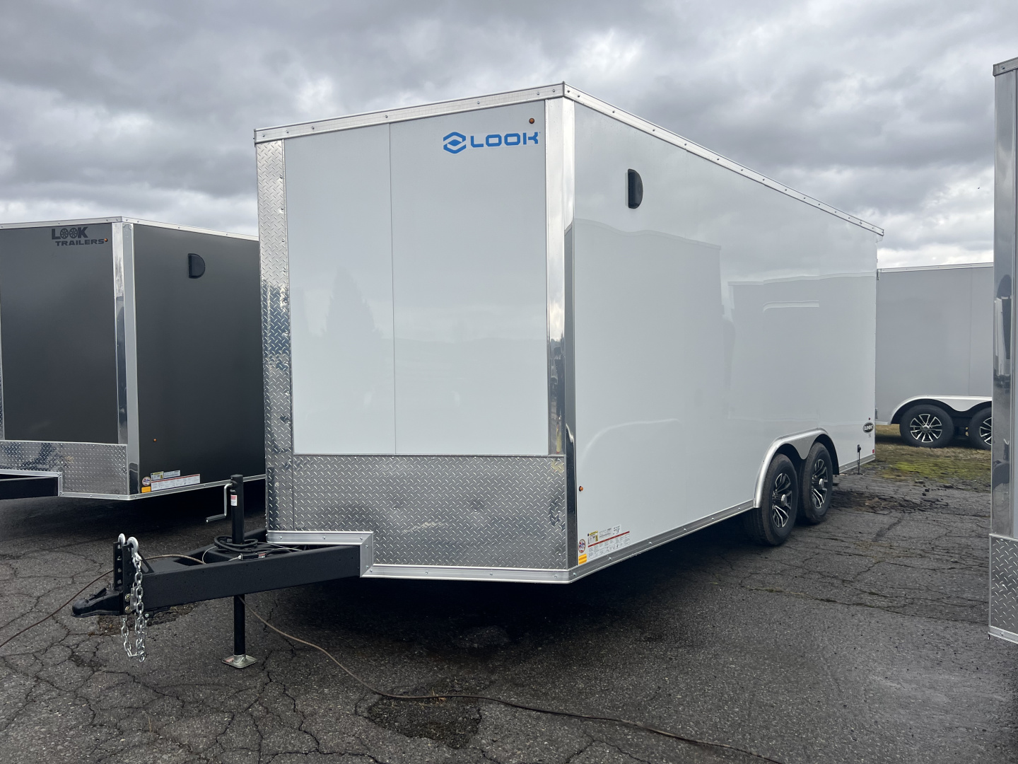 New 2026 Look Trailers 8.5X18 10K Element SE BARN DOOR Cargo / Enclosed Trailer