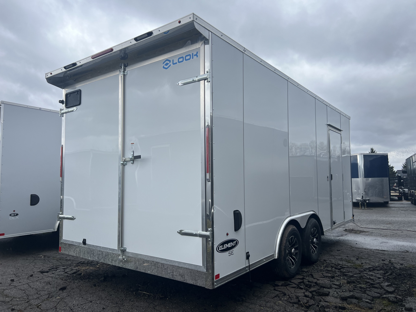 New 2026 Look Trailers 8.5X18 10K Element SE BARN DOOR Cargo / Enclosed Trailer