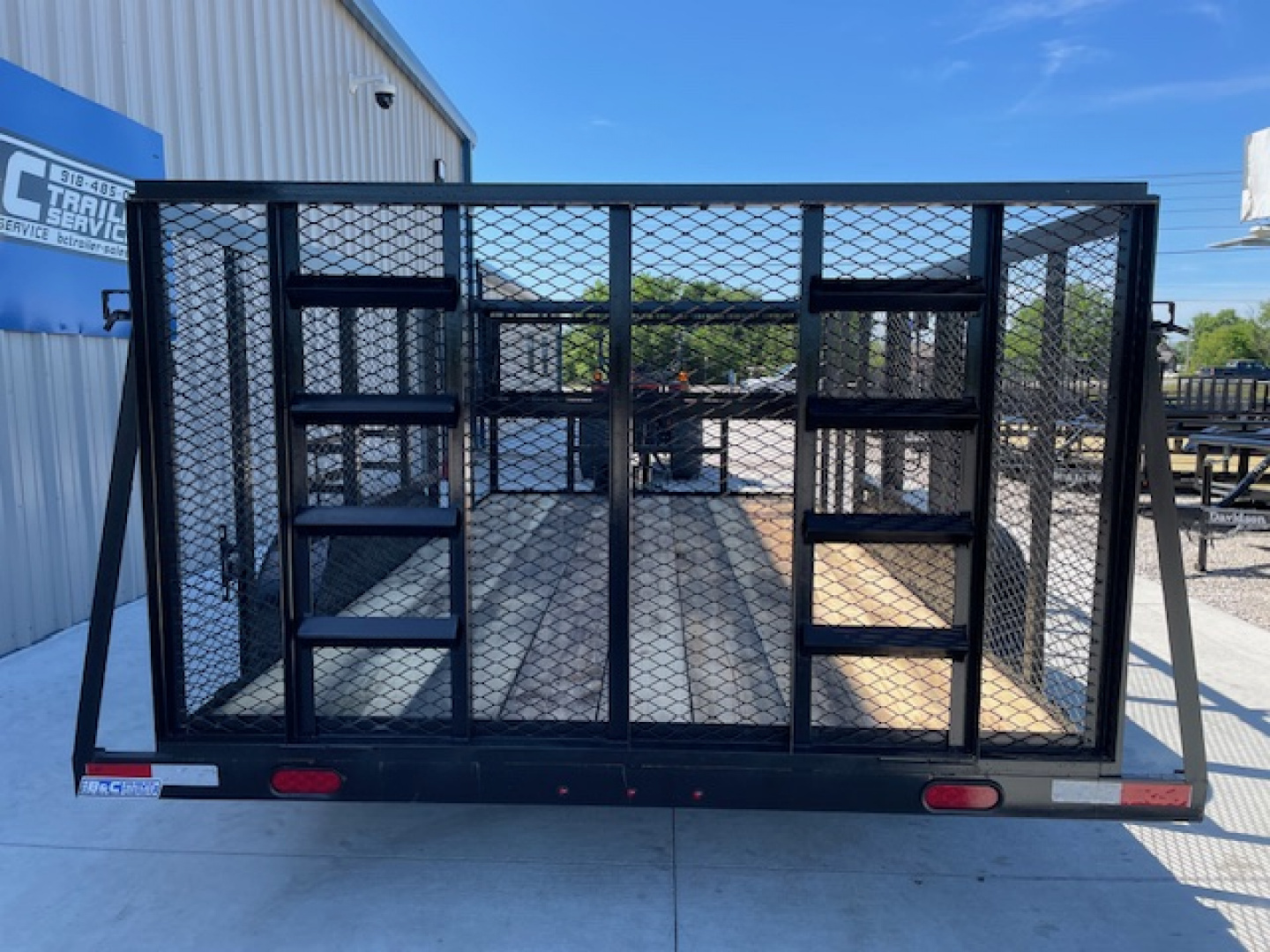 New 2026 CM 82X14 (2) TANDEM 3500lb AXLES,4' WALLS,4' GATE, COOLER ...
