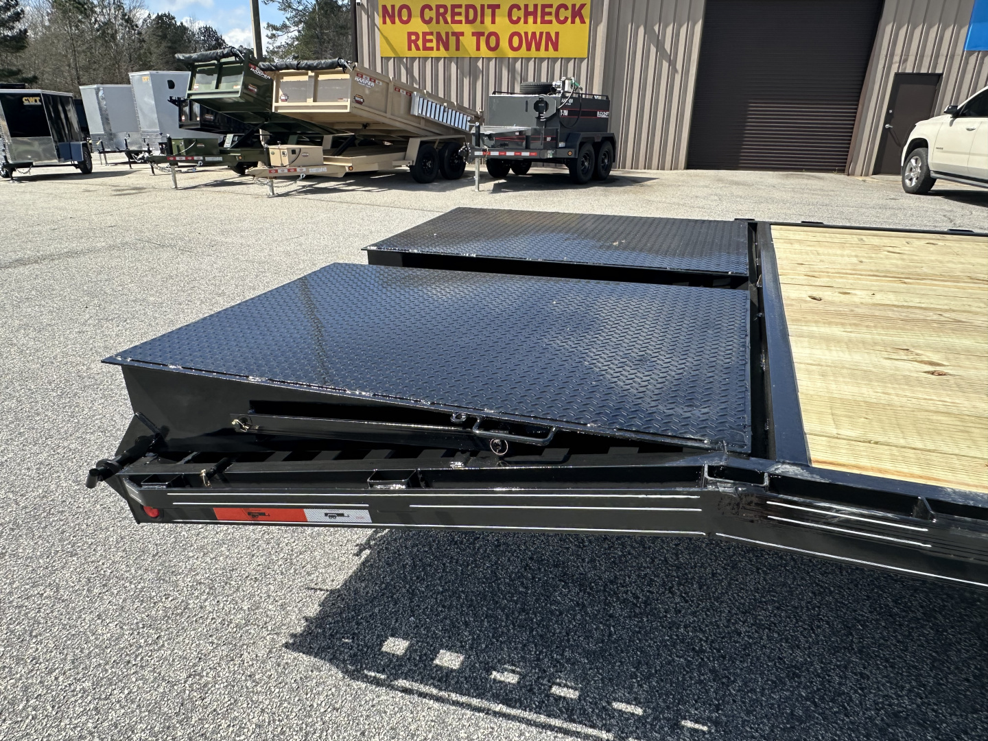 New 2026 25+5 24K GOOSENECK DECKOVER DUAL TANDEM WITH HEAVY DUTY MEGA RAMPS