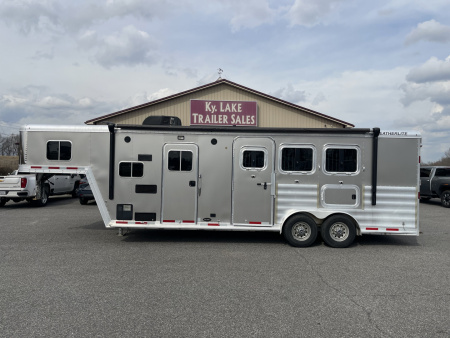 Used 2015 Featherlite Trailers 8541-3 HR 9'-6  LQ Horse Trailer