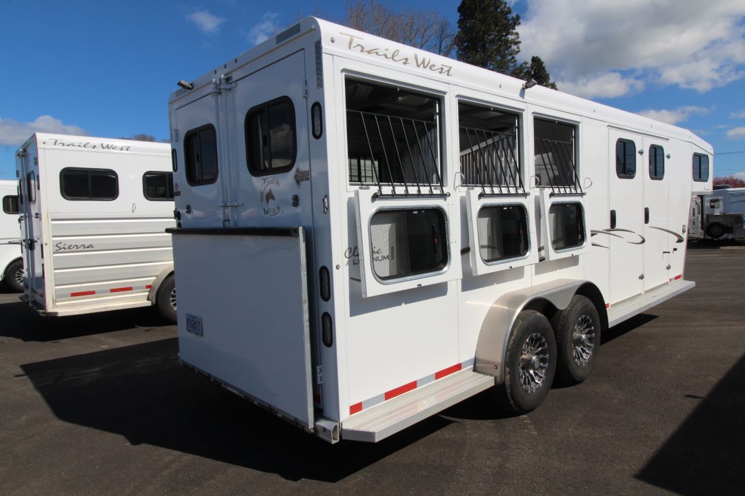 Used 2020 Trails West Classic 5x5 Comfort pkg. "Either Load" 3 Horse Trailer - Drop Down Windows Both Sides - Full Height Divider