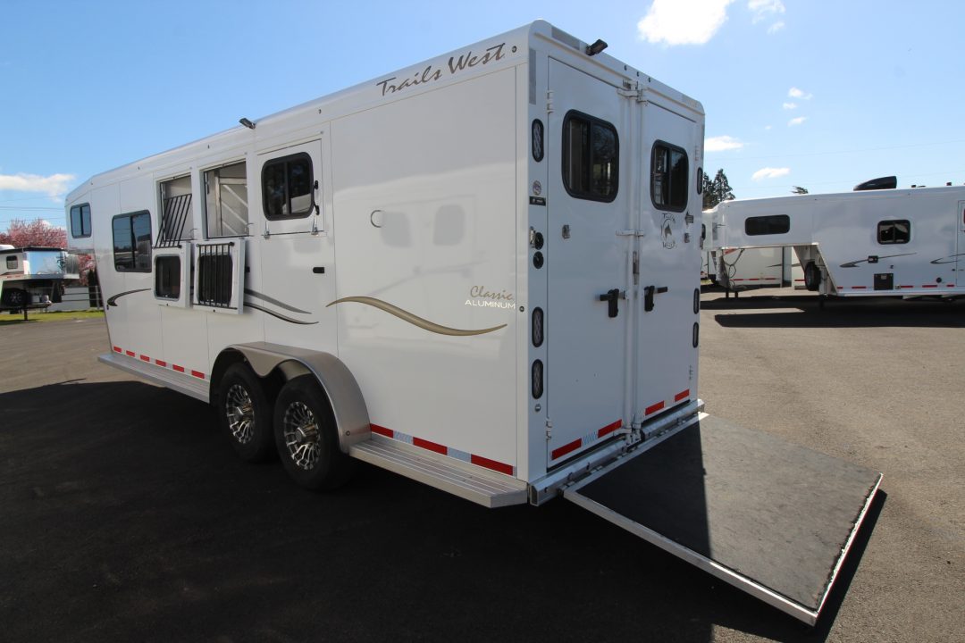 Used 2020 Trails West Classic 5x5 Comfort pkg. "Either Load" 3 Horse Trailer - Drop Down Windows Both Sides - Full Height Divider