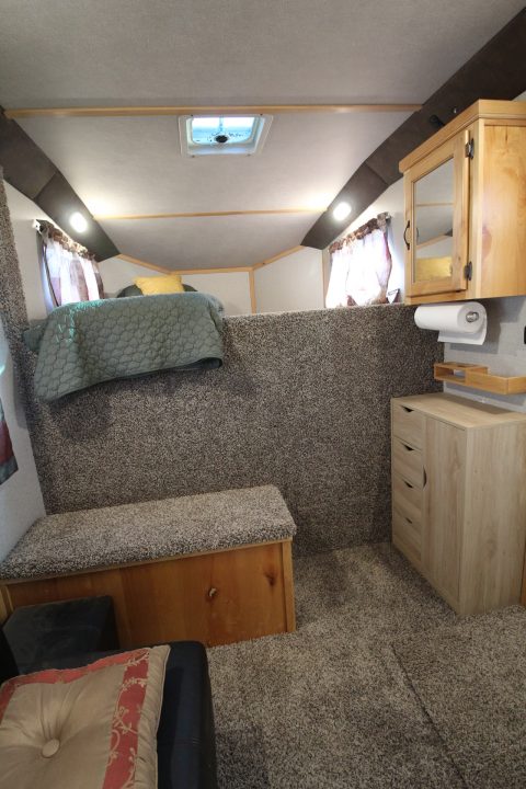 Used 2020 Trails West Classic 5x5 Comfort pkg. "Either Load" 3 Horse Trailer - Drop Down Windows Both Sides - Full Height Divider