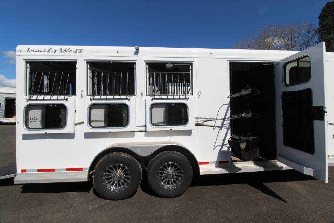 Used 2020 Trails West Classic 5x5 Comfort pkg. "Either Load" 3 Horse Trailer - Drop Down Windows Both Sides - Full Height Divider