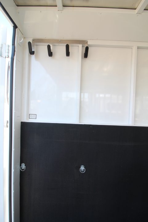 Used 2020 Trails West Classic 5x5 Comfort pkg. "Either Load" 3 Horse Trailer - Drop Down Windows Both Sides - Full Height Divider