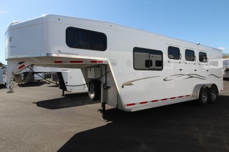 Used 2020 Trails West Classic 5x5 Comfort pkg. "Either Load" 3 Horse Trailer - Drop Down Windows Both Sides - Full Height Divider