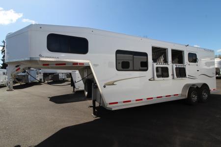 Used 2020 Trails West Classic 5x5 Comfort pkg. "Either Load" 3 Horse Trailer - Drop Down Windows Both Sides - Full Height Divider