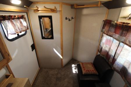 Used 2020 Trails West Classic 5x5 Comfort pkg. "Either Load" 3 Horse Trailer - Drop Down Windows Both Sides - Full Height Divider