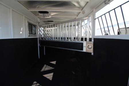 Used 2020 Trails West Classic 5x5 Comfort pkg. "Either Load" 3 Horse Trailer - Drop Down Windows Both Sides - Full Height Divider